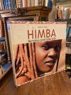 Förg, Himba - Namibias ockerrotes Volk.